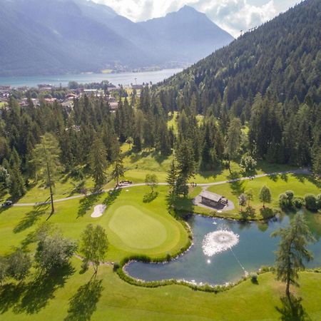 Urban Mountain Chalet With Lake View Маурах Екстер'єр фото