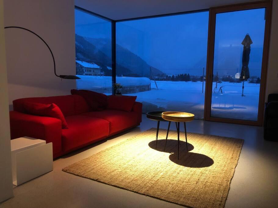 Urban Mountain Chalet With Lake View Маурах Екстер'єр фото