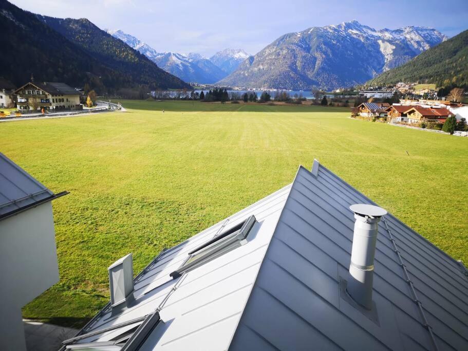 Urban Mountain Chalet With Lake View Маурах Екстер'єр фото