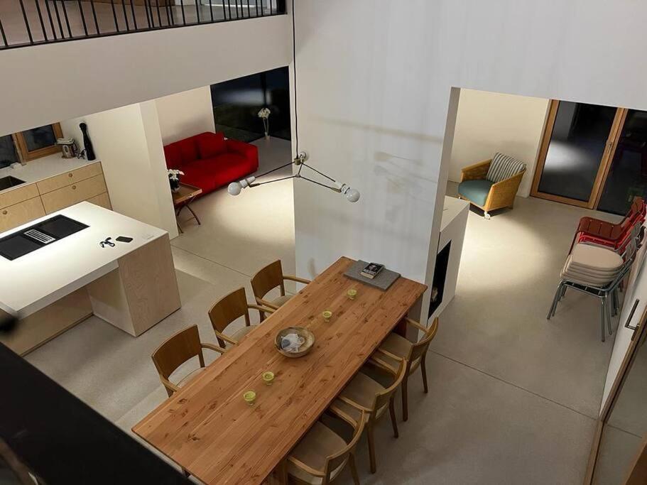 Urban Mountain Chalet With Lake View Маурах Екстер'єр фото