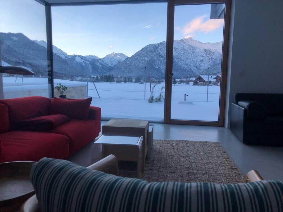 Urban Mountain Chalet With Lake View Маурах Екстер'єр фото