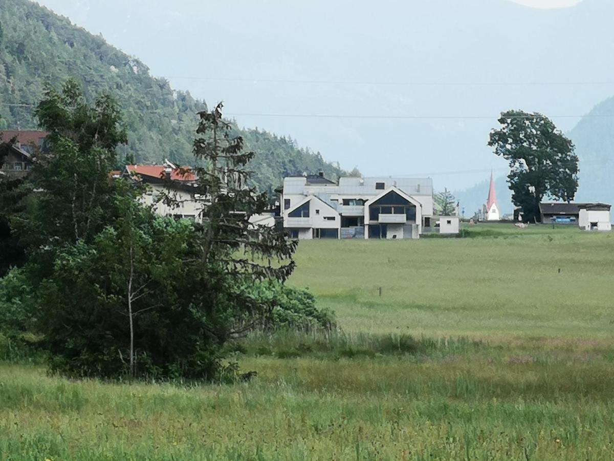 Urban Mountain Chalet With Lake View Маурах Екстер'єр фото