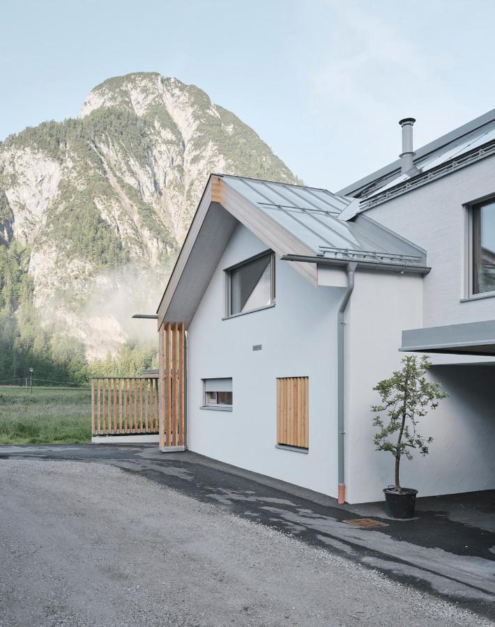 Urban Mountain Chalet With Lake View Маурах Екстер'єр фото