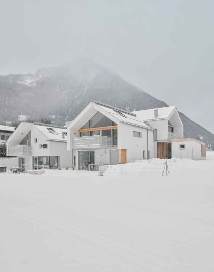 Urban Mountain Chalet With Lake View Маурах Екстер'єр фото
