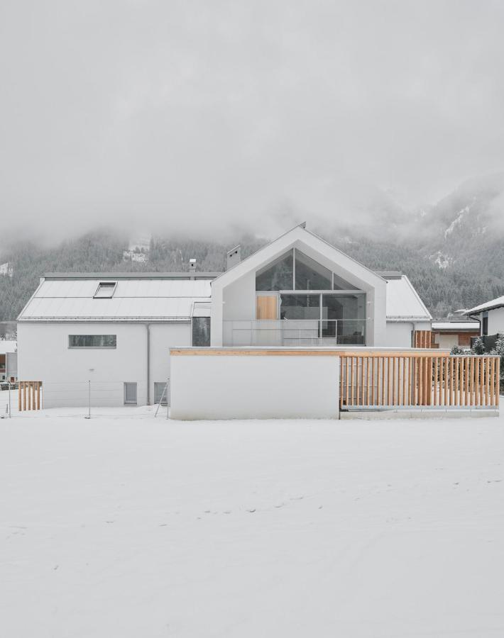 Urban Mountain Chalet With Lake View Маурах Екстер'єр фото