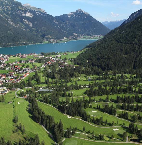 Urban Mountain Chalet With Lake View Маурах Екстер'єр фото