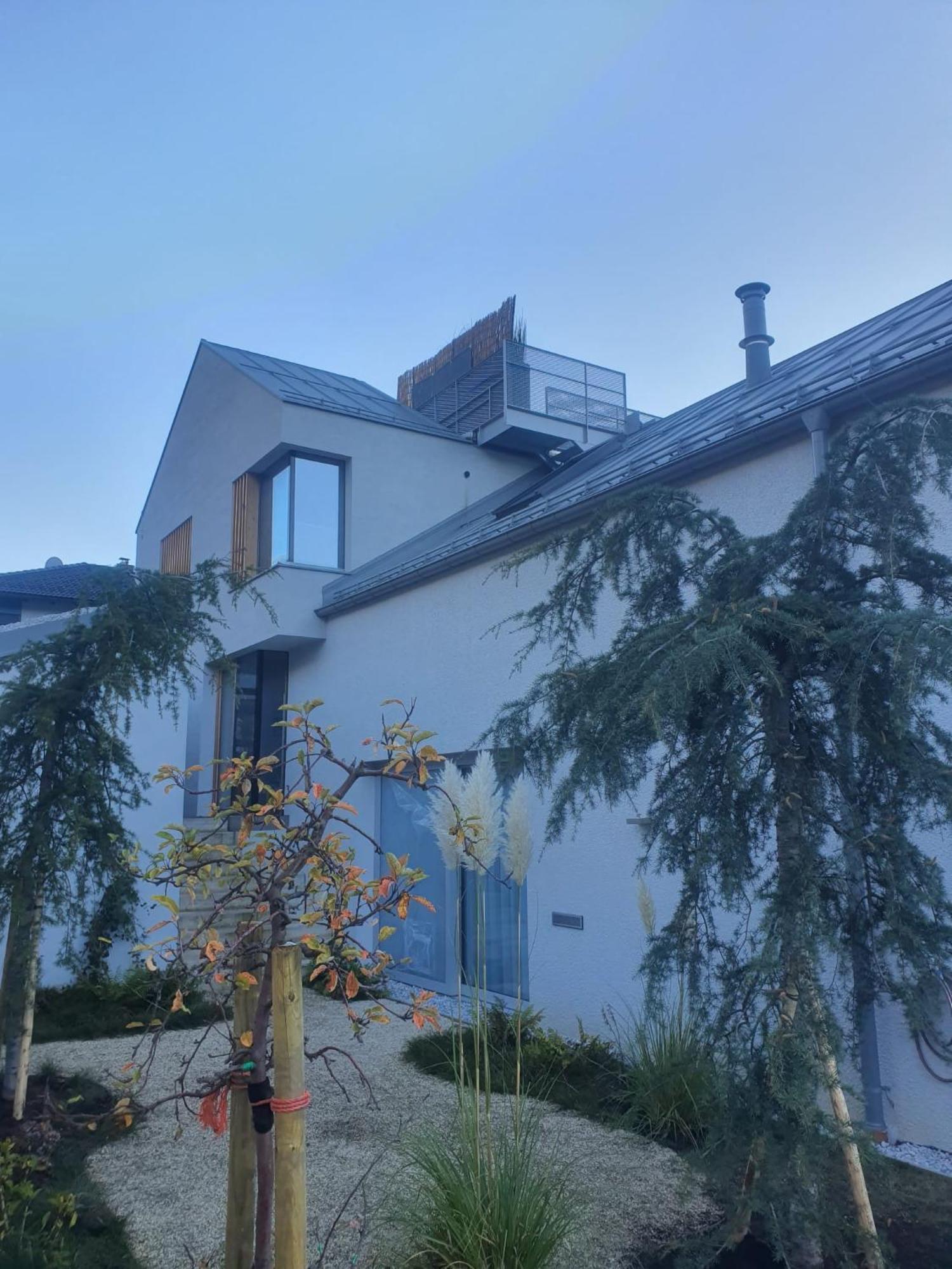 Urban Mountain Chalet With Lake View Маурах Екстер'єр фото